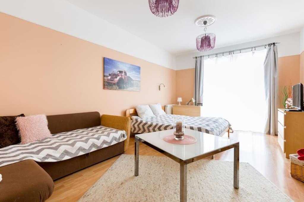 Acacia Center Apartment *